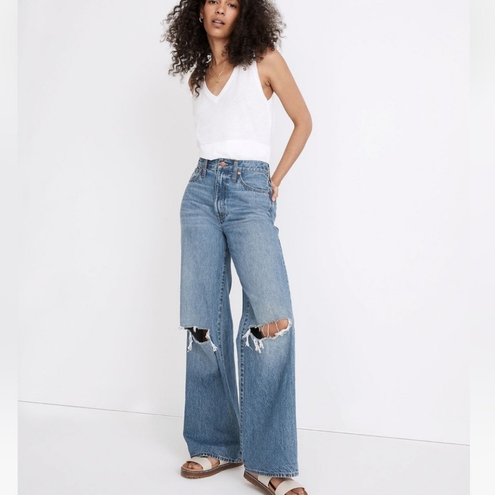 NWT Madewell Superwide Leg High Rise Jeans in Amcliffe Wash: Knee-Rip Edition